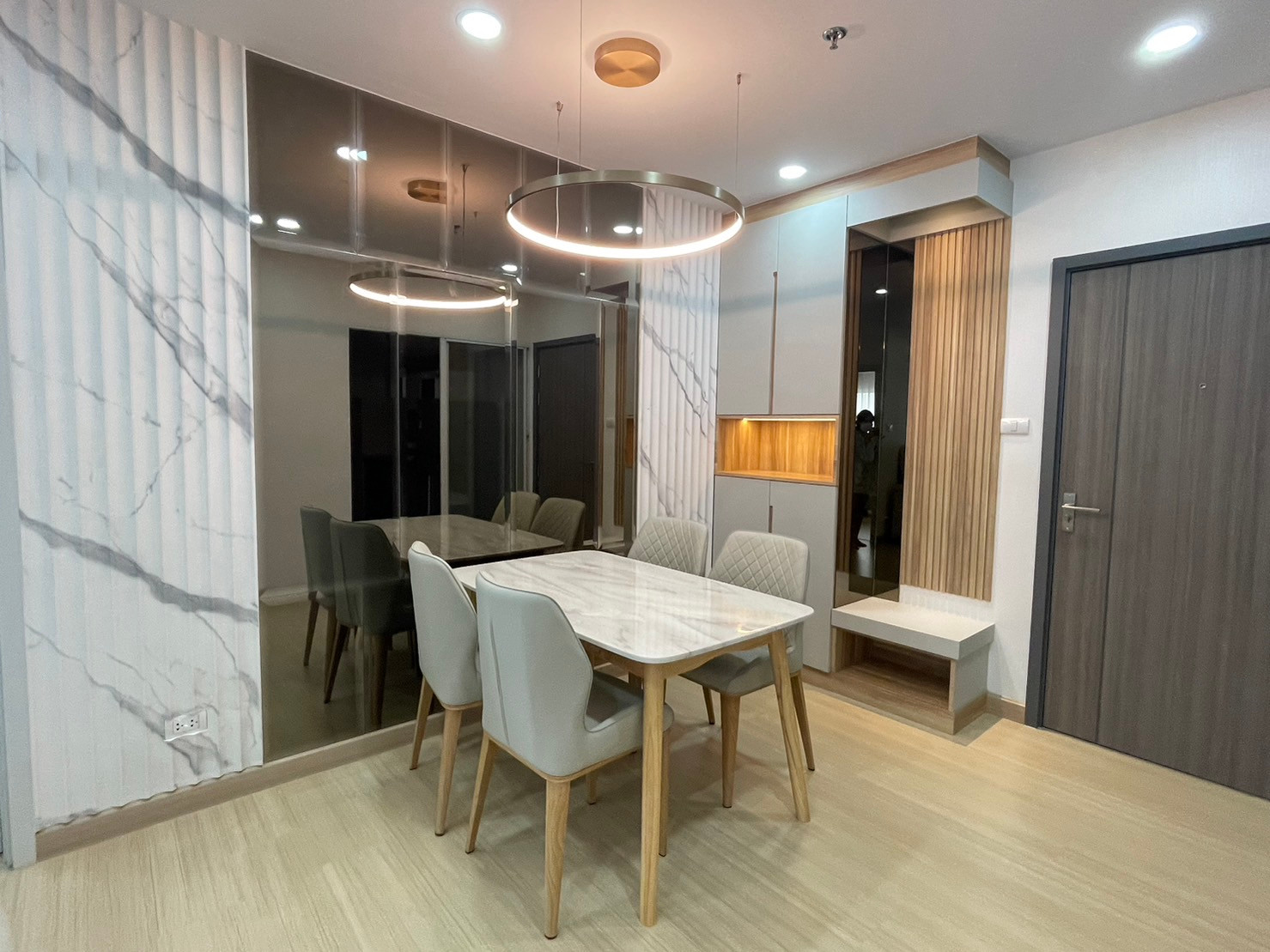 For rent Supalai Veranda Ramkhamhaeng, size 30 sq m, Building b, 30th  floor, built-in furniture and complete electrical appliances, ready to move in