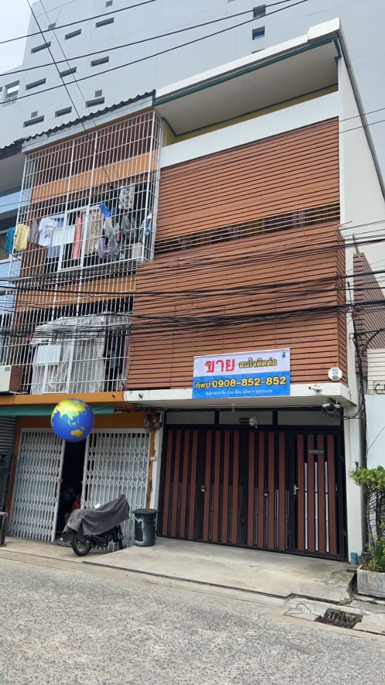 ขายบ้านทาวน์โฮม ขนาด 20ตรว. ทำเลดีที่สุด 3ชั้น 3นอน4น้ำ อยู่ติดถนนสาธุประดิษฐ์ 31ติดกับห้างเซ็นทรัลพระราม3