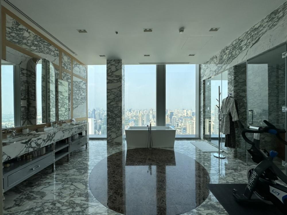 🎉New price🎉 The Ritz-Carlton Resident, area 408.75 square meters, height 3.40 meters (empty room with built-in furniture)