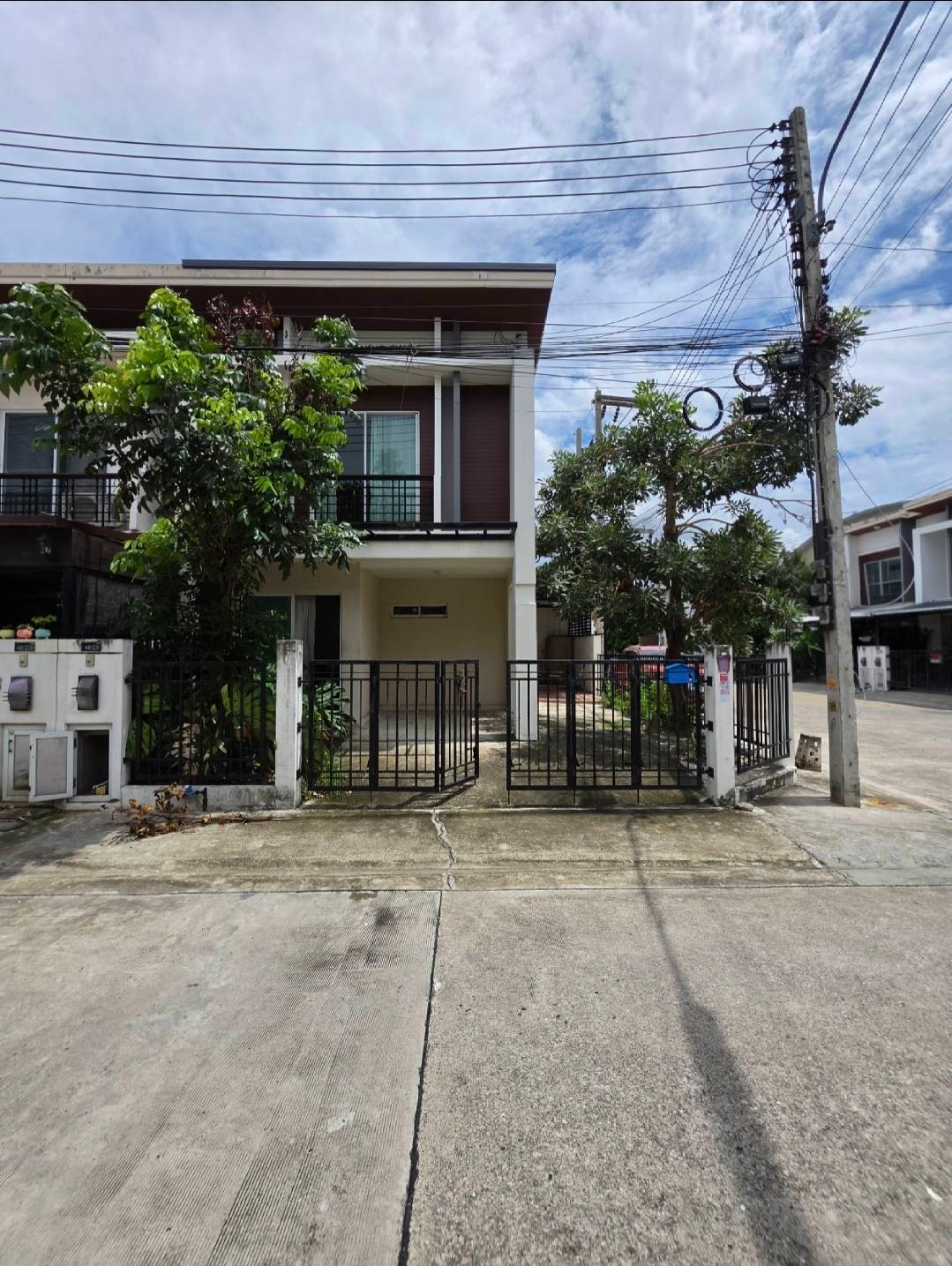 Townhome for rent, Pruksa Town Next Pinklao - Phutthamonthon Sai 4 Near the World Market, only 7 minutes Townhome for rent, Pruksa Town Next Pinklao - Phutthamonthon Sai 4 Near the World Market, only 7 minutes