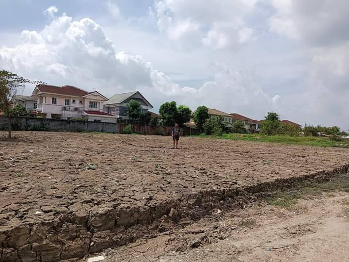 Land for sale, Theparak Road, Soi 63, area 599 sq.wa., beautiful, good location, good value, good price, location near Sukhaphiban 5 Expressway, Kanchana Watcharaphon Ring Road – รูปที่ 4