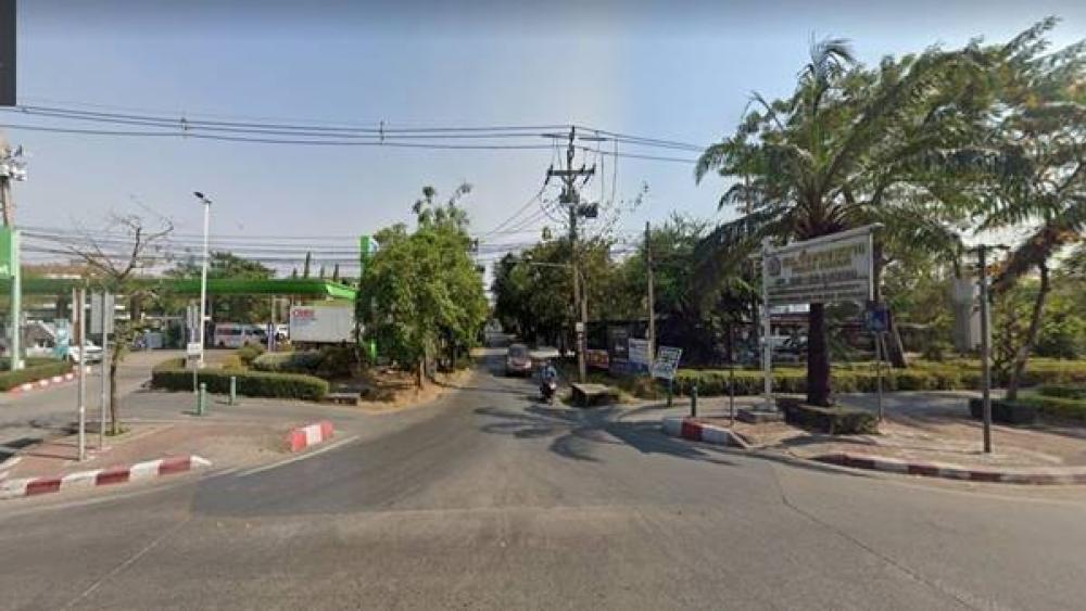 Land for sale Ramkhamhaeng 21 Nawasri, good location, cheap price, 1 rai