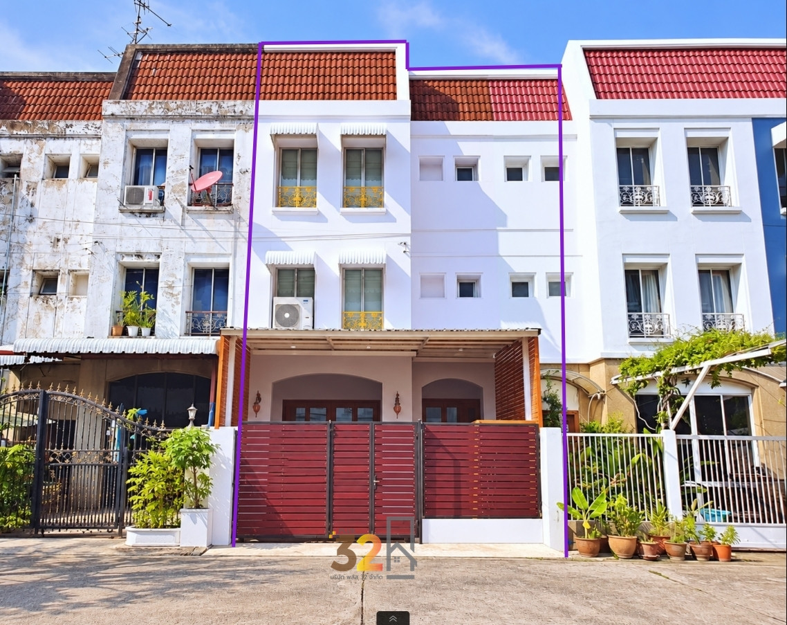 3-storey townhome for sale, near BTS Ari 4 minutes, Ari Samphan Village