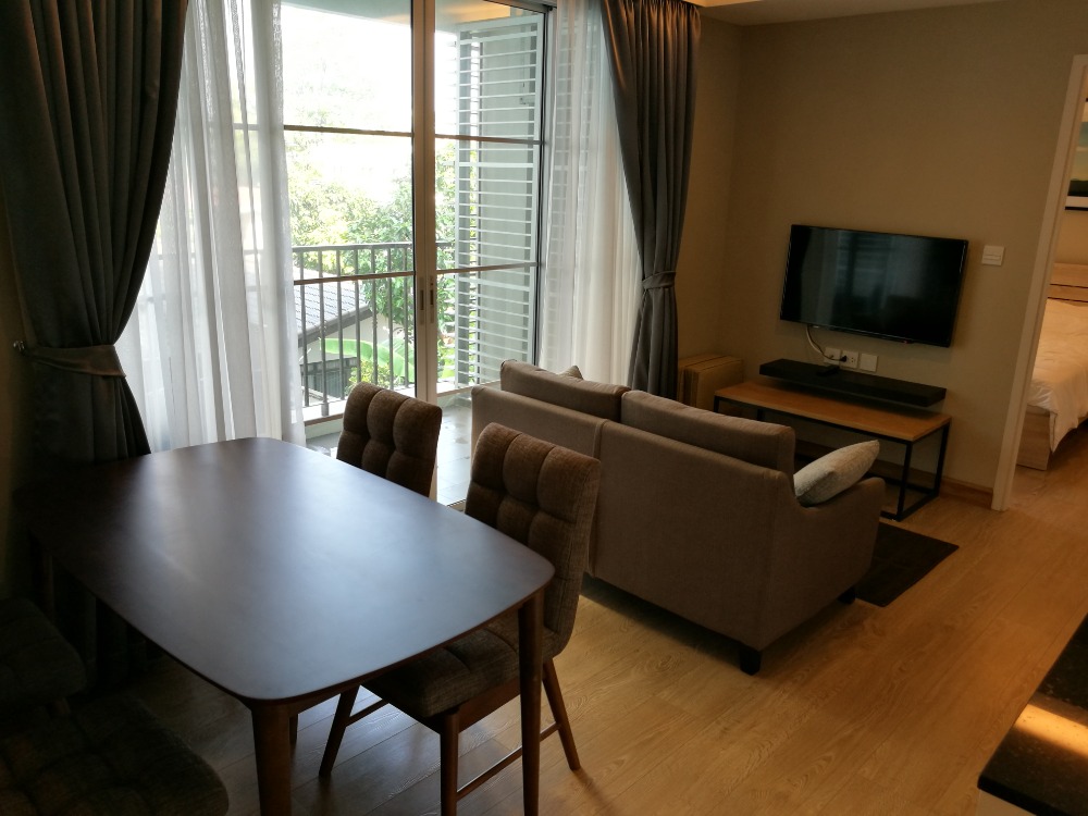 Maestro 39, near BTS Phrom Phong, fully furnished, pool view, 60 sq m.