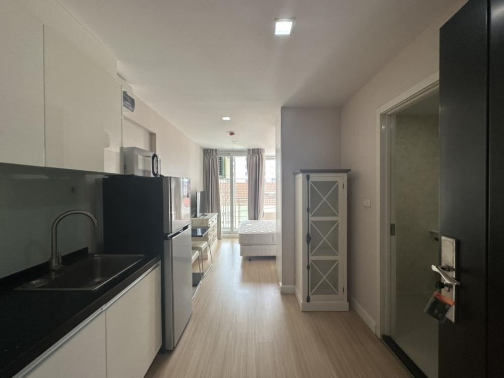 🏢 Mayfair Place 64 📍Building B, 4th floor 🛋️ Fully Furnished 📺 Complete electrical appliances (special price) 🏢 Mayfair Place 64 📍Building B, 4th floor 🛋️ Fully Furnished 📺 Complete electrical appliances (special price)