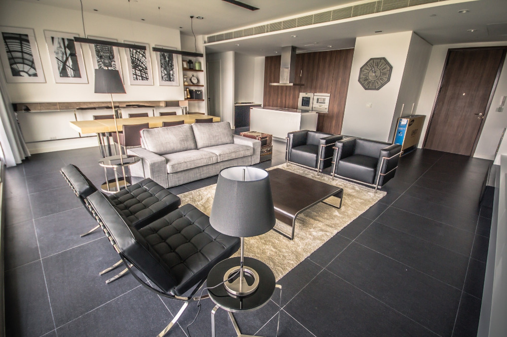 185 Rajadamri: 3bed 4bath +maid 225sqm. 103,000,000 Am: 0656199198 185 Rajadamri: 3bed 4bath +maid 225sqm. 103,000,000 Am: 0656199198