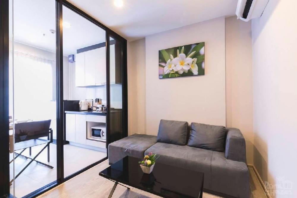 Condo for sale, The Base Central Pattaya, the sells by himself, good room condition, 29 sq m. Condo for sale, The Base Central Pattaya, the sells by himself, good room condition, 29 sq m.