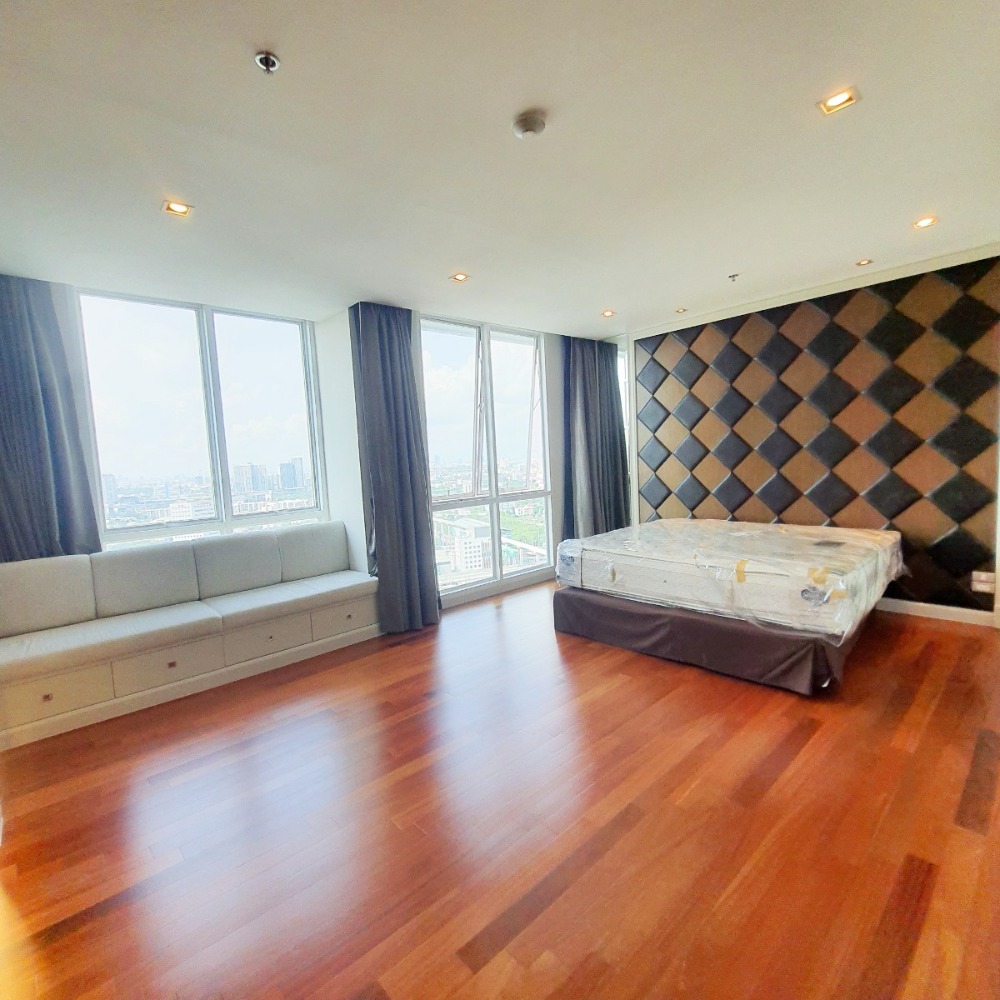 Condo for rent, Four Wings Residence Srinakarin Penthouse (duplex), corner room, 3 bedrooms, 4 bathrooms, fully furnished.