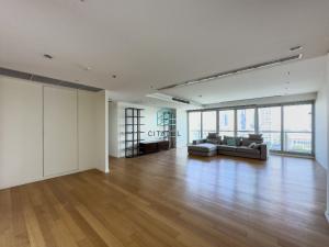 Spacious, Riverfornt 3 Beds Condo for Sale!
