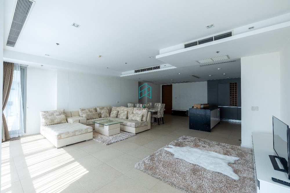 Mid Floor, Spacious 2 Beds Condo for Rent!