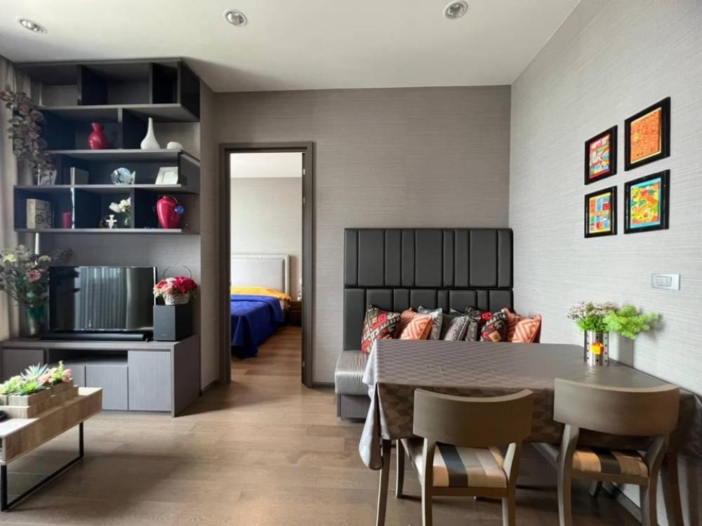 FOR RENT &amp; SALE : THE DIPLOMAT SATHORN FACING to PRAMUAN, SILOM ROAD