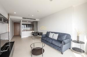 High Floor 1 Bed Condo for Rent!