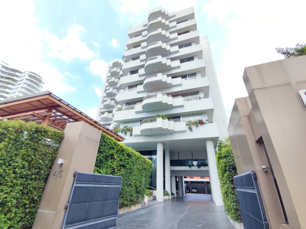 🌷 Private apartment 🌷 Sathon area for rent 4 bedrooms fully furnished   📱    🍁    0  8  1     9   1   9       5    0   6   9         🍁               