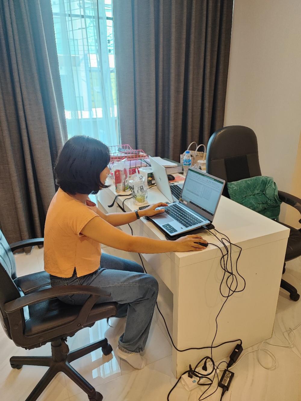 There is a complete office in one place for rent, fully furnished, has an executive room, work desk, Wifi, CCTV, 5 air conditioners, indoor parking, complete. The price is the rental cost, very low cost. Formerly an accounting office. But havent used the – รูปที่ 4