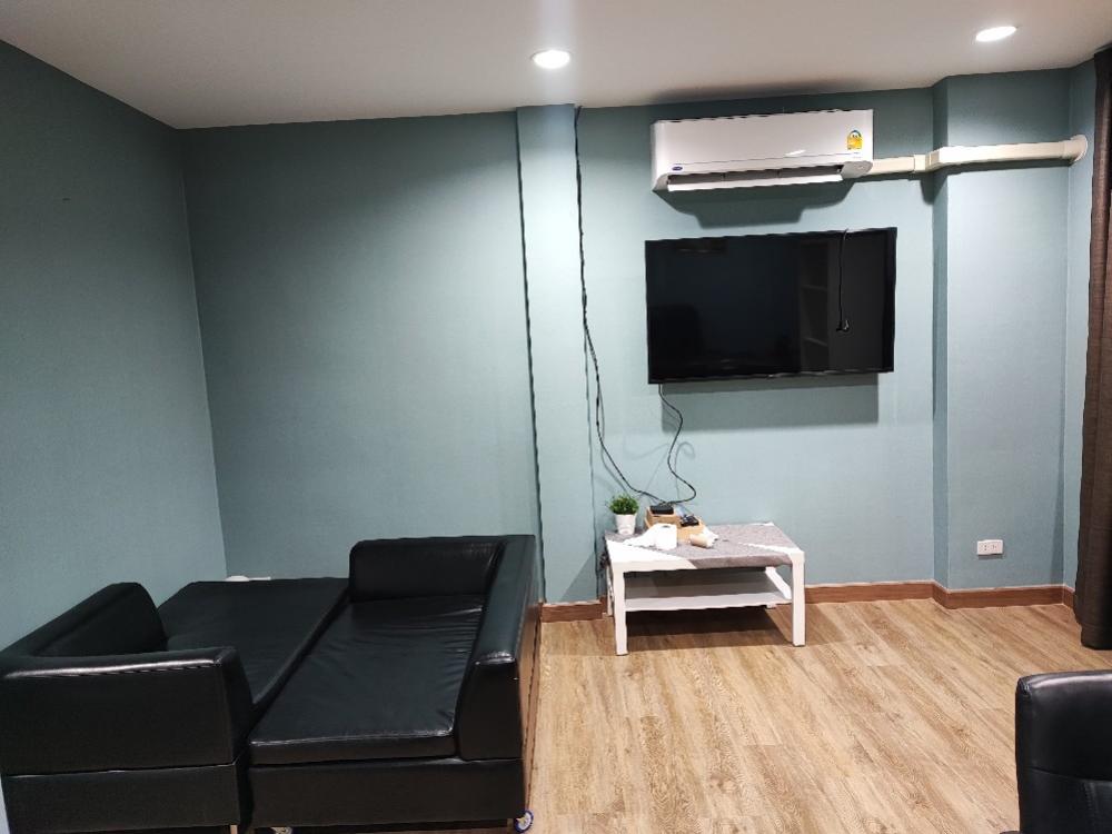 There is a complete office in one place for rent, fully furnished, has an executive room, work desk, Wifi, CCTV, 5 air conditioners, indoor parking, complete. The price is the rental cost, very low cost. Formerly an accounting office. But havent used the – รูปที่ 2