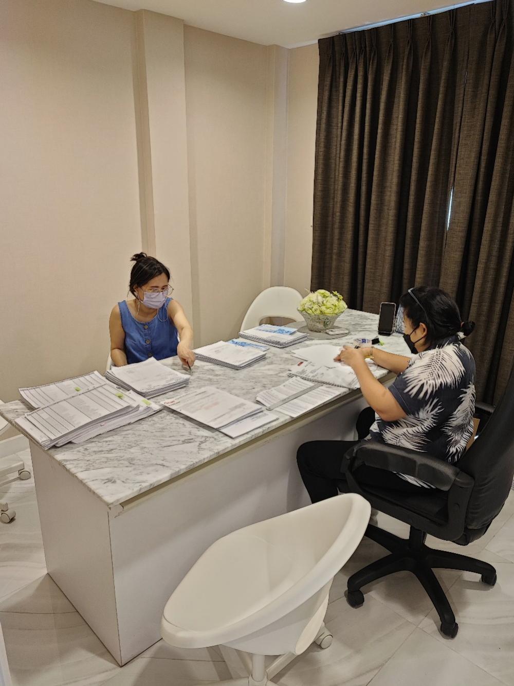 There is a complete office in one place for rent, fully furnished, has an executive room, work desk, Wifi, CCTV, 5 air conditioners, indoor parking, complete. The price is the rental cost, very low cost. Formerly an accounting office. But havent used the – รูปที่ 3