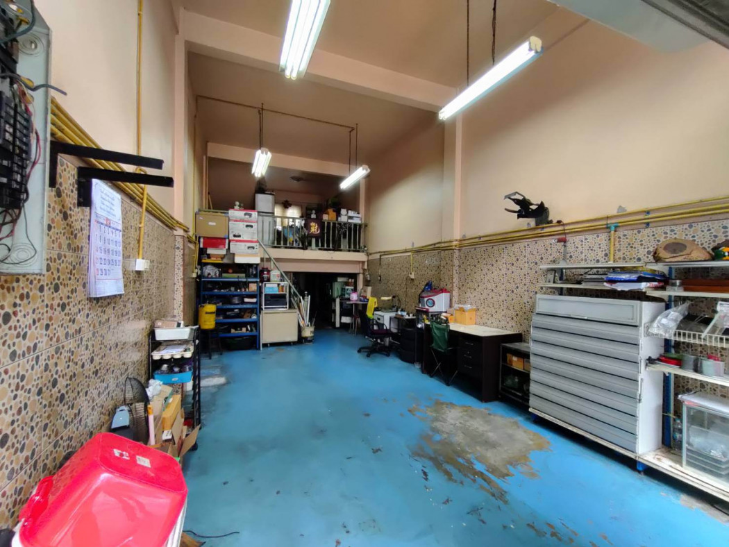 Urgent sale! Commercial building, Seri Thai, on the main road (near Bangchan Industrial Estate), 3 and a half floors, area 18 sq m, usable area 190 sq m, suitable for trading – รูปที่ 3