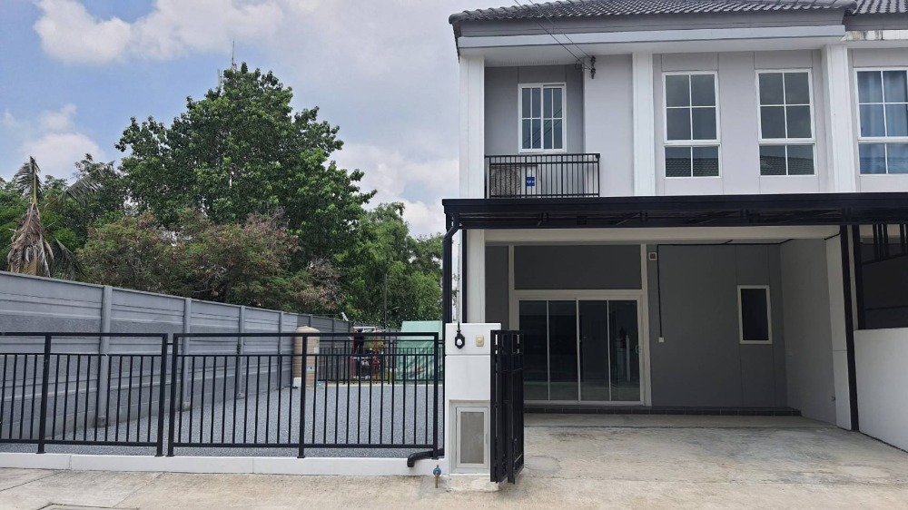S2597 Selling at a loss, corner townhouse, The Connect Phetkasem 69, large area, reasonable price S2597 Selling at a loss, corner townhouse, The Connect Phetkasem 69, large area, reasonable price