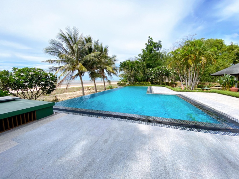 Selling much lower than the appraisal price!! Resort Kuiburi, next to the sea, the beach is very beautiful, in front of the road. behind the sea Selling much lower than the appraisal price!! Resort Kuiburi, next to the sea, the beach is very beautiful, in front of the road. behind the sea