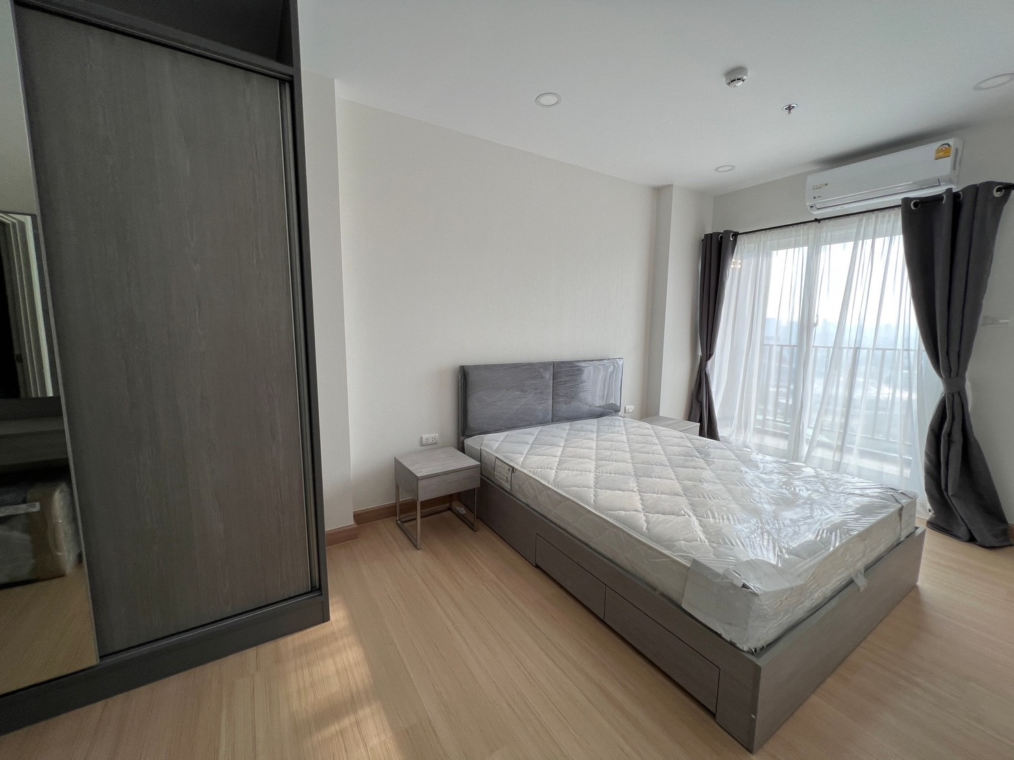 For rent Supalai Veranda Ramkhamhaeng 1 bedroom, 1 bathroom, 1 multipurpose room, size 43 sq m, Building ฺA, 43th floor, stadium view, ready to move in For rent Supalai Veranda Ramkhamhaeng 1 bedroom, 1 bathroom, 1 multipurpose room, size 43 sq m, Building ฺA, 43th floor, stadium view, ready to move in