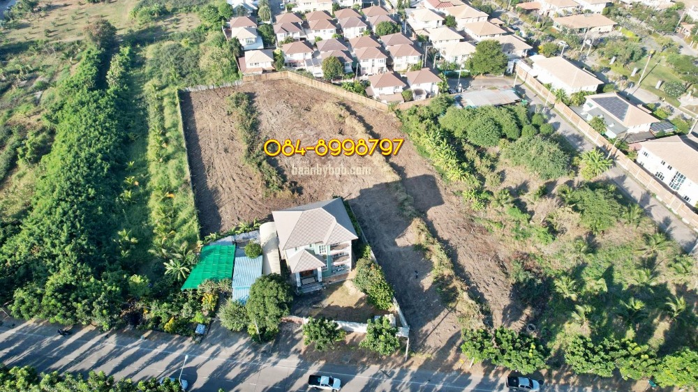Land for sale, Taling Chan, next to Phutthamonthon Sai 1 Road, area 3-1-68.5 rai, width 35 m., near the expressway, Taling Chan Civil Court, selling cheaply, 89,000 baht/sq m.