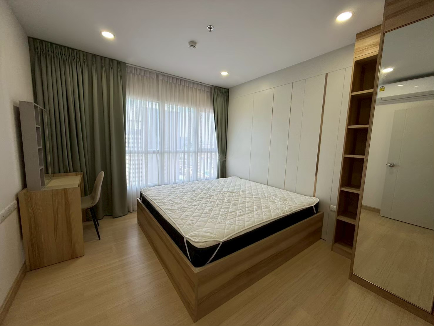 Property code SVR23140 for rent Supalai Veranda Ramkhamhaeng, room size 43 sq m, Building B, 30th floor, stadium view, complete furniture and electrical appliances, ready to move in. Property code SVR23140 for rent Supalai Veranda Ramkhamhaeng, room size 43 sq m, Building B, 30th floor, stadium view, complete furniture and electrical appliances, ready to move in.
