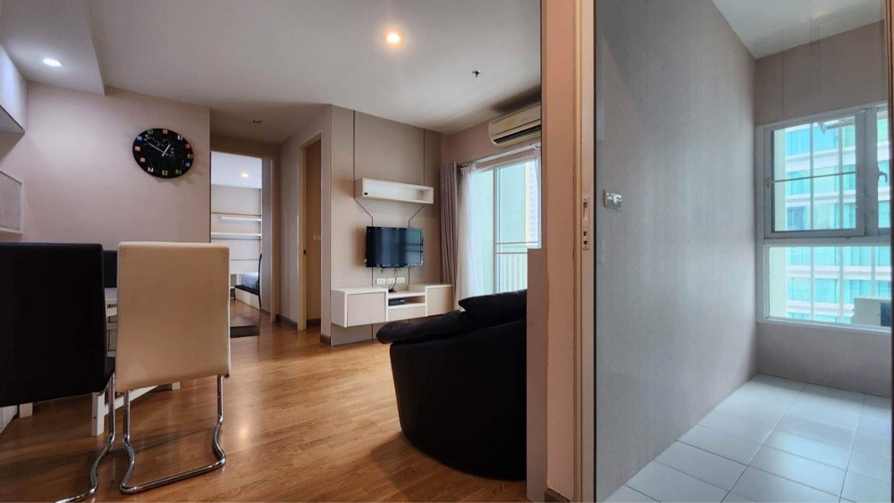 For sale: Parkland Grand Asoke, 2 bedrooms, 1 bathroom, swimming pool view, with regular parking on title deed. For sale: Parkland Grand Asoke, 2 bedrooms, 1 bathroom, swimming pool view, with regular parking on title deed.