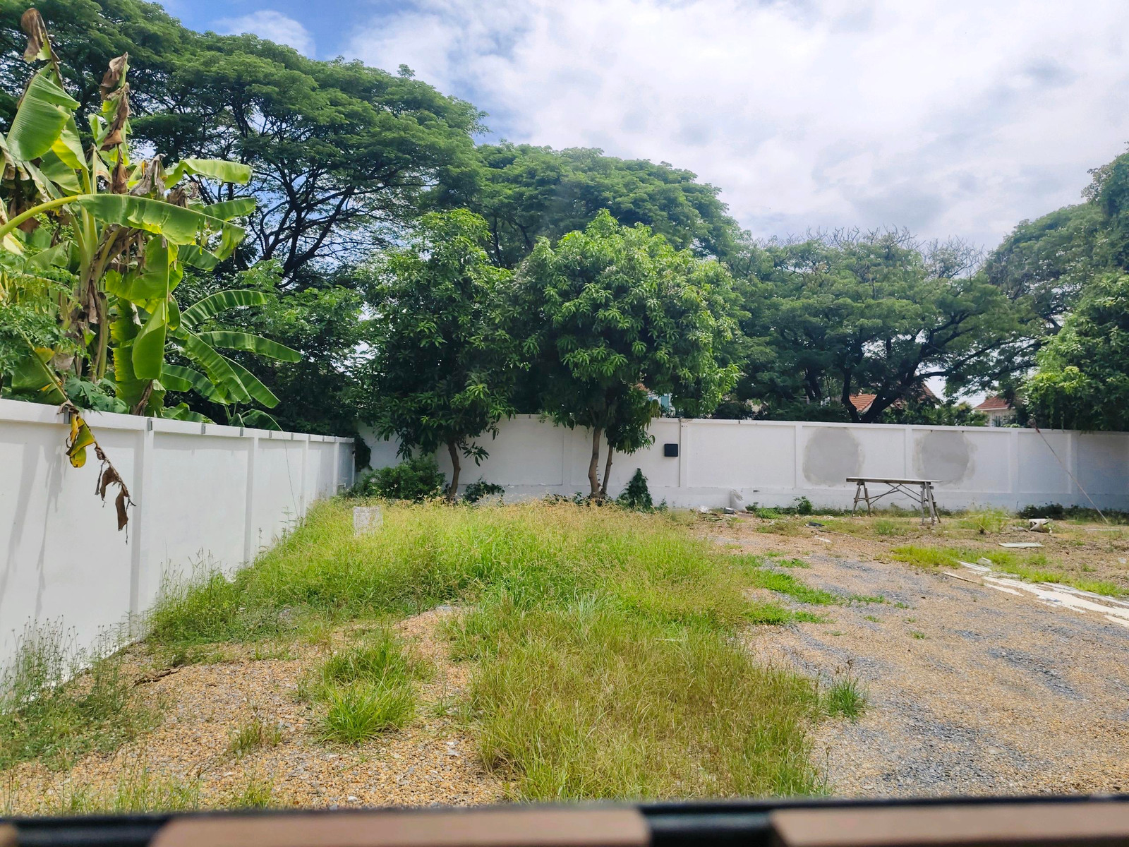 Beautiful land plot in front of Warabodin Village, Rangsit, Pathum Thani, next to a canal, beautiful corner plot, area 104.5 square wah #Land with fence around, good location #Bang Phut, #Pathum Thani City – รูปที่ 4
