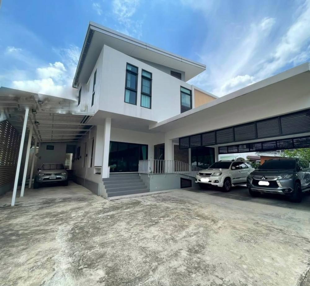 ขายบ้านเดี่ยว2ชั้น 150ตรว. 350ตรม.สภาพดี พร้อมอยู่ ใกล้ๆBTSอารีย์ 4น้ำ 5น้ำ 9จอดรถ ขายบ้านเดี่ยว2ชั้น 150ตรว. 350ตรม.สภาพดี พร้อมอยู่ ใกล้ๆBTSอารีย์ 4น้ำ 5น้ำ 9จอดรถ