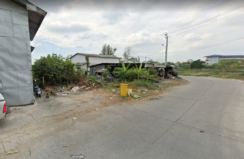 Land for sale 100 square meters near Nong Ngu Hao School, Samut Prakan. Land for sale 100 square meters near Nong Ngu Hao School, Samut Prakan.