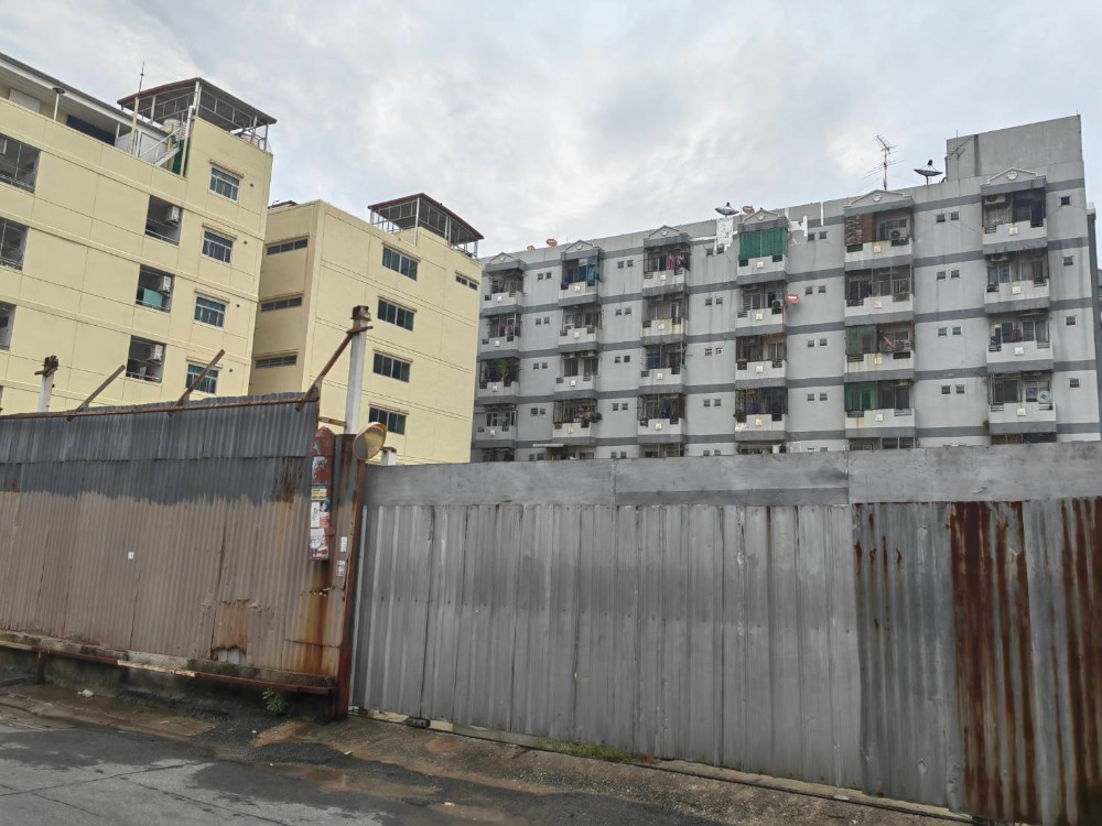 Land for sale/rent 318 square wa. In Soi Ladprao 87 intersection 6 near MRT Ladprao 83. in the community Near Imperial Ladprao Mall