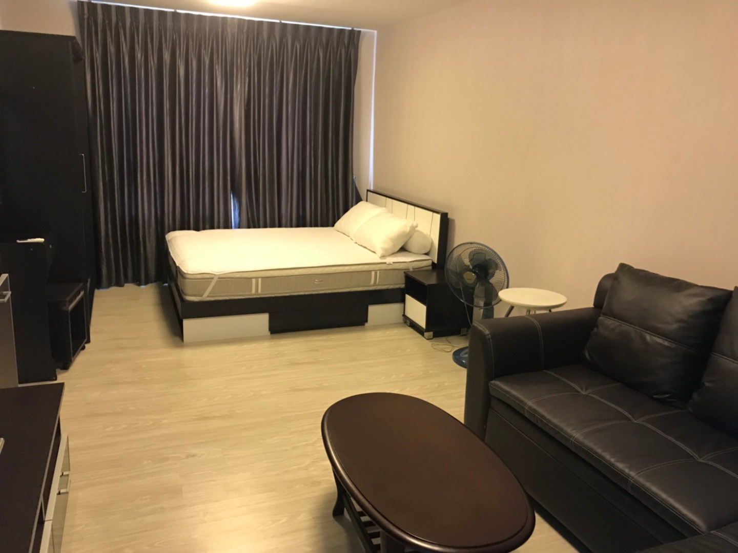 The sells it himself, Aspire Sathorn, Brick Zone, 1 bedroom, high floor, corner room, Fully Furnished with tenants, a great investment, only 1.69 million, plus free transfer of everything...!!! The sells it himself, Aspire Sathorn, Brick Zone, 1 bedroom, high floor, corner room, Fully Furnished with tenants, a great investment, only 1.69 million, plus free transfer of everything...!!!