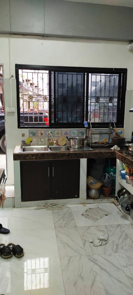 ขายตึกแถว 4 ชั้น สำหรับพักอาศัย ซื้อเก็บไว้ลงทุน ค้าขาย เปิดบริษัท ใจกลางเมือง สีลม สาทร ราคาขาย 18 ลบ. พื้นที่ 13 ตรว. พื้นที่ใช้สอย 126 ตรม. – รูปที่ 3