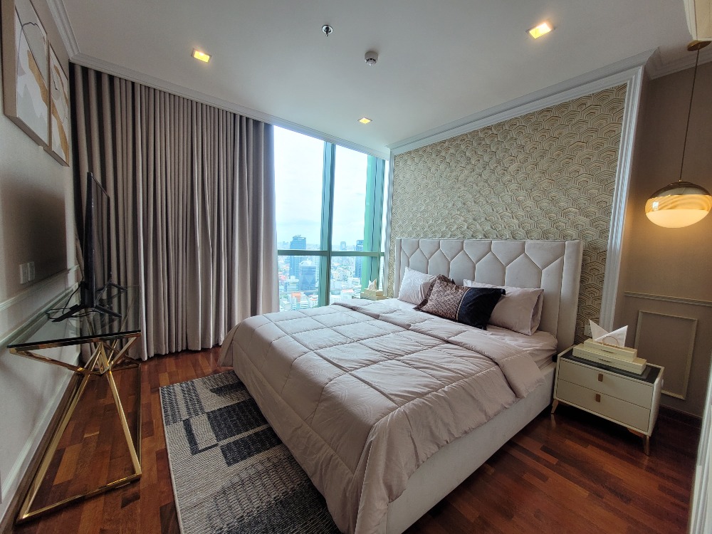 93sqm Brand New, Luxury 3 bedrooms for sale at Wish Signature Midtown Siam