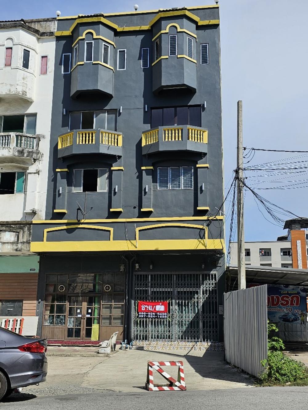 For Sale: Urgent sale, cheap sale, ready to move in @Bang Pu 54, 3.9-storey commercial building, corner unit, selling for only 4.5 million baht, excellent condition 🎉Must-know spiritual people, house number 128/4, beautiful number, very suitable for busin For Sale: Urgent sale, cheap sale, ready to move in @Bang Pu 54, 3.9-storey commercial building, corner unit, selling for only 4.5 million baht, excellent condition 🎉Must-know spiritual people, house number 128/4, beautiful number, very suitable for busin