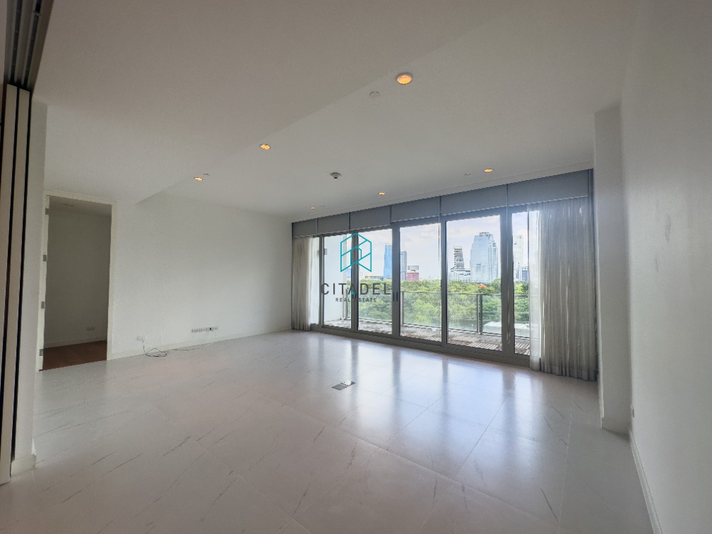 185 Rajadamri - Spacious 3 Beds Condo for Rent! 185 Rajadamri - Spacious 3 Beds Condo for Rent!