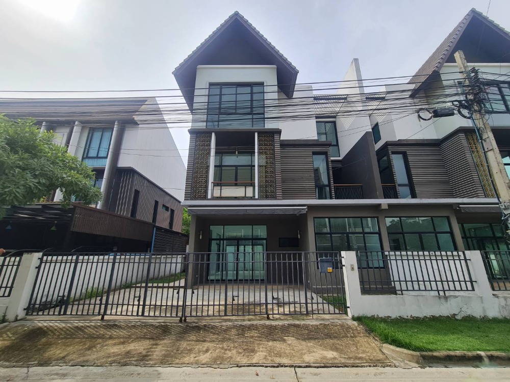 ขานบ้านแฝด Flora wongsawang 3ชั้น ทำเลดี ติดรถไฟฟ้าสายสีม่วง