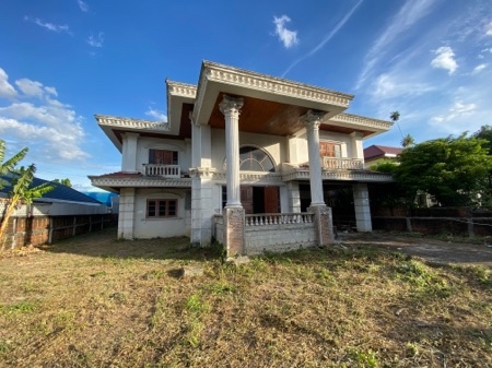 Big House 163 sq.wa. in Luxury Village Villa Royal, Phutthamonthon Sai 2, Old Big Mansion to be renovated, Bang Khae Bang Phai Lak Song Big House 163 sq.wa. in Luxury Village Villa Royal, Phutthamonthon Sai 2, Old Big Mansion to be renovated, Bang Khae Bang Phai Lak Song