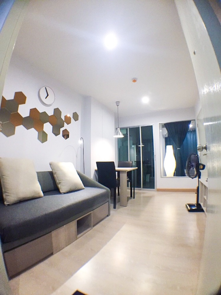 Condo for sale, The Kith Plus Sukhumvit 113, located near 2 transit lines, Samrong Interchange Station, with decorations and appliances in the room. Condo for sale, The Kith Plus Sukhumvit 113, located near 2 transit lines, Samrong Interchange Station, with decorations and appliances in the room.