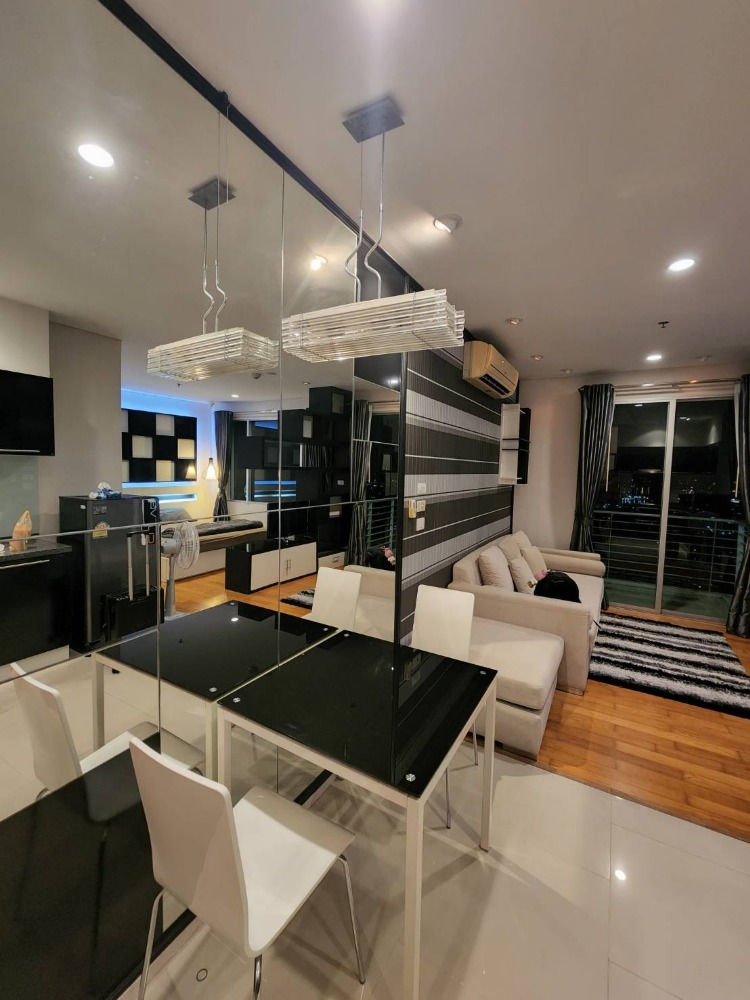 OMG2564  Large Studio unit / Ready to move 12-Sep-26 @ [ Villa Sathorn ] / BTS Krung Thon Buri