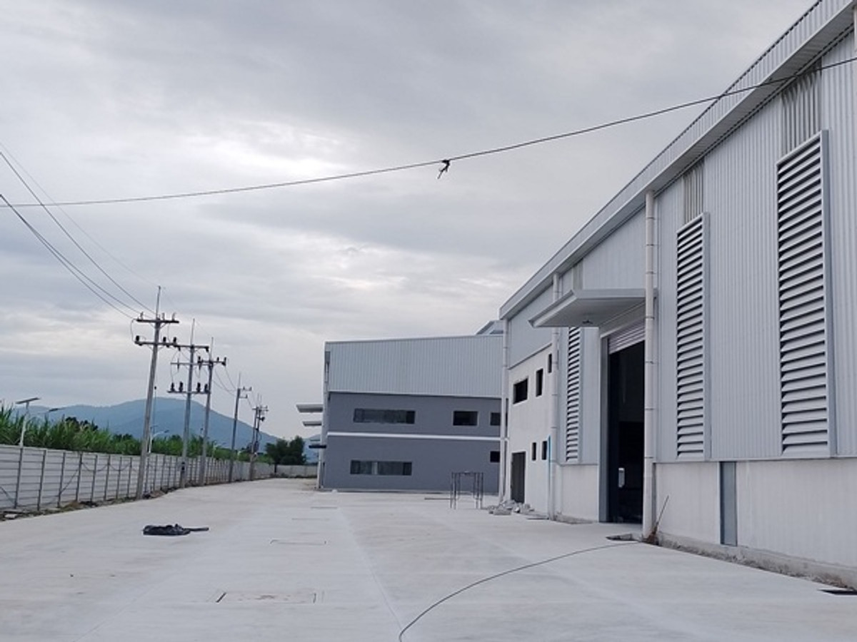 Newly built factory/warehouse/warehouse building for rent, area 3 rai, usable area 680 sq m, office, electricity 100 KVA, Bang Saen Road, Chulburi, rental price 80,000 baht/mo. – รูปที่ 2