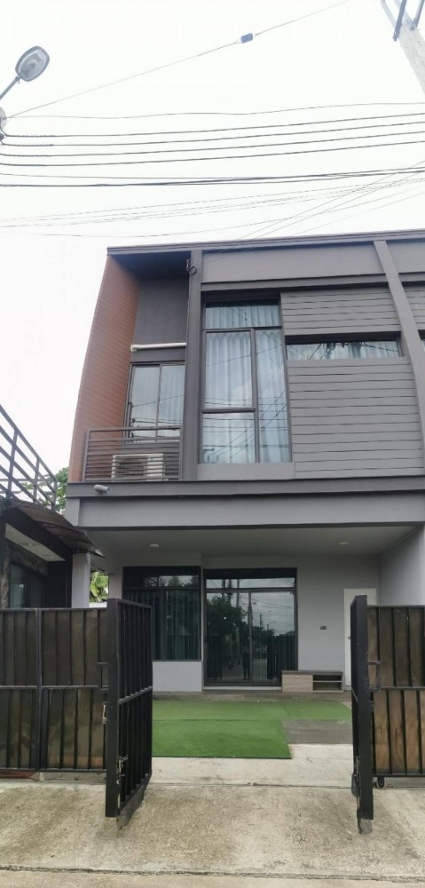 Townhome for rent, Verve Rama 9, near Kasemrad Hospital, Ramkhamhaeng, only 9 minutes. Townhome for rent, Verve Rama 9, near Kasemrad Hospital, Ramkhamhaeng, only 9 minutes.