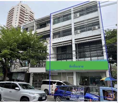 Shophouse soi Promsri (Sukhumvit 39) for sell and rent: 39.4sqwah 550sqm. 80,000,000 Am: 0656199198 Shophouse soi Promsri (Sukhumvit 39) for sell and rent: 39.4sqwah 550sqm. 80,000,000 Am: 0656199198