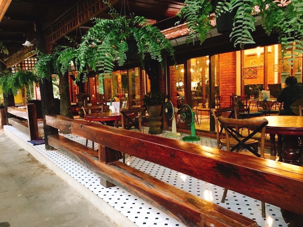 ขายที่ดิน พร้อมร้านอาหาร ร้านคาเฟ่ และอุปกรณ์ สามารถดำเนินกิจการต่อได้เลย ทำเลดี ท่ามกลางต้นไม้ใหญ่ อากาศดี ร่มรื่น บนเนื้อที่ 1 ไร่เศษ ติดถนนราษฎร์บำรุง ใกล้ถนนสุขุมวิท ใกล้แหล่งชุมชน ขายที่ดิน พร้อมร้านอาหาร ร้านคาเฟ่ และอุปกรณ์ สามารถดำเนินกิจการต่อได้เลย ทำเลดี ท่ามกลางต้นไม้ใหญ่ อากาศดี ร่มรื่น บนเนื้อที่ 1 ไร่เศษ ติดถนนราษฎร์บำรุง ใกล้ถนนสุขุมวิท ใกล้แหล่งชุมชน