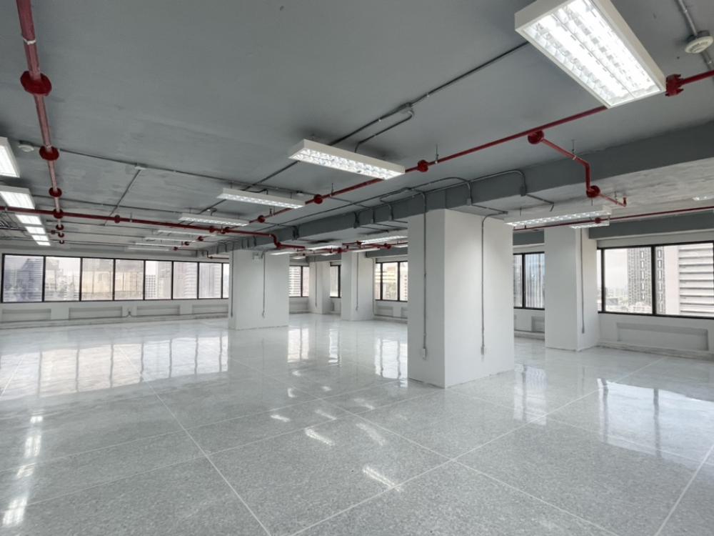 ออฟฟิศให้เช่า newly renovated 244 ตรม. ถนนสุรวงศ์ 600 เมตรจากรถไฟฟ้าศาลาแดง