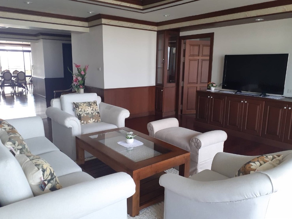 PENTHOUSE - 3 Bed 330 Sqm 🐱🐶 Pet Friendly @BTS Thonglor - Rental price 120,000 THB Negotiable