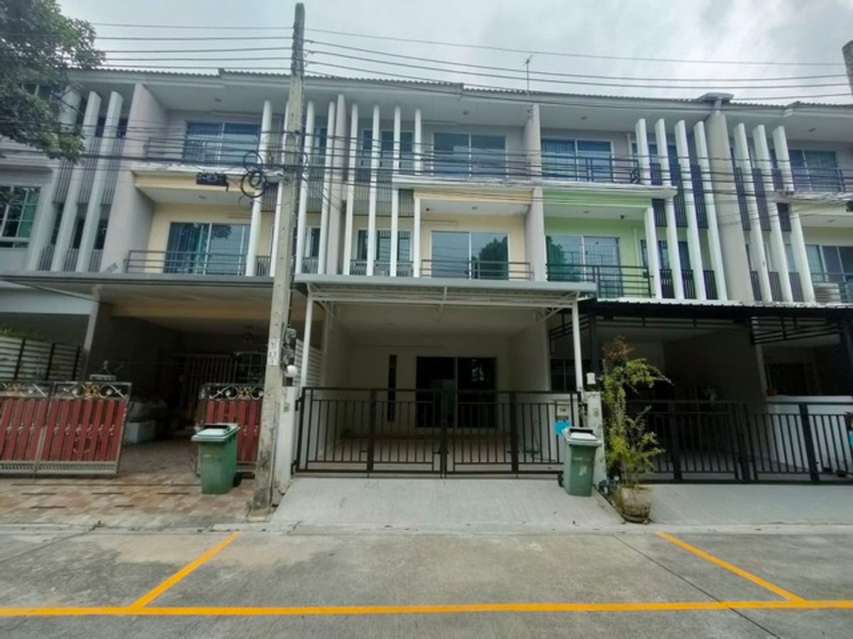Sell and rent 3-storey townhome, Vista Park Rama 2 Village, Built-in, ready to move in. Sell and rent 3-storey townhome, Vista Park Rama 2 Village, Built-in, ready to move in.