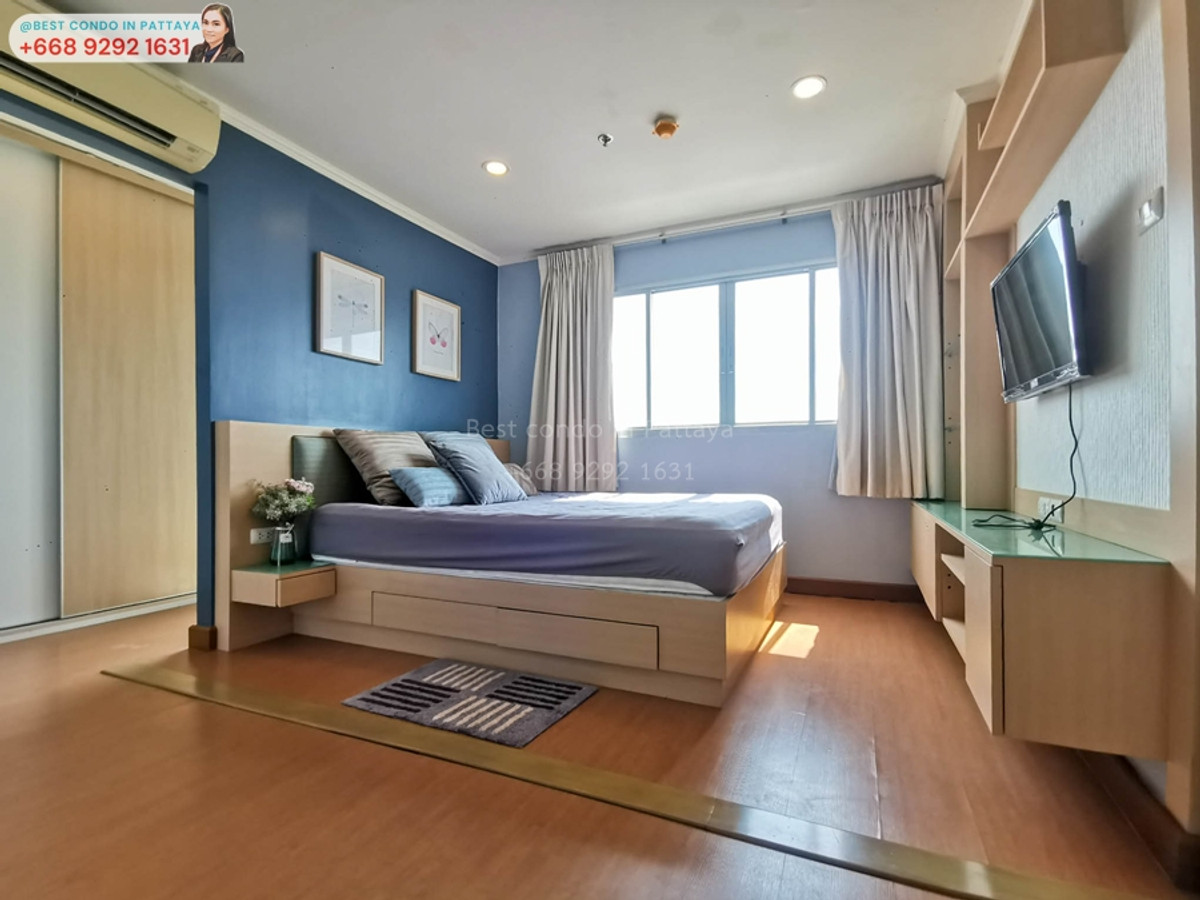 Excellent location condo, convenient transportation, close to Terminal 21 shopping mall, hospital, and school. Large, airy rooms (combined 2 rooms), high floor, good ventilation. Located in North Pattaya. #PropertyCode590 Excellent location condo, convenient transportation, close to Terminal 21 shopping mall, hospital, and school. Large, airy rooms (combined 2 rooms), high floor, good ventilation. Located in North Pattaya. #PropertyCode590