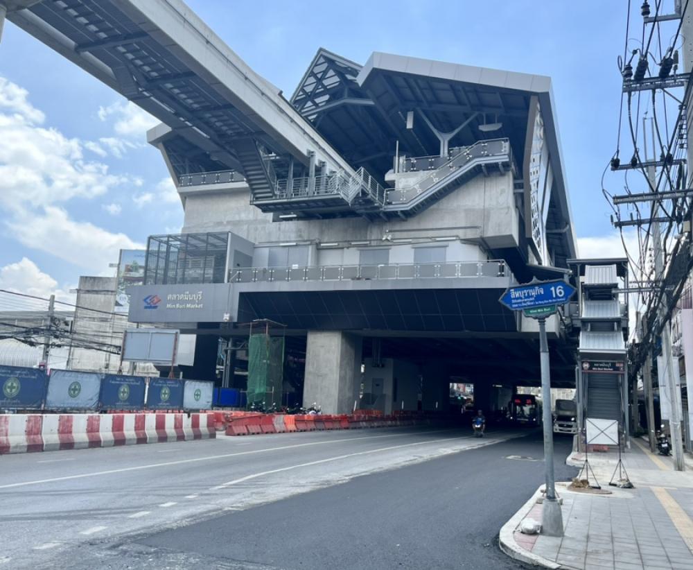 Land for sale near the train station, Min Buri Market, Pink Line, Orange Line 527, 332 sq. W. Soi Sihaburanukit 16