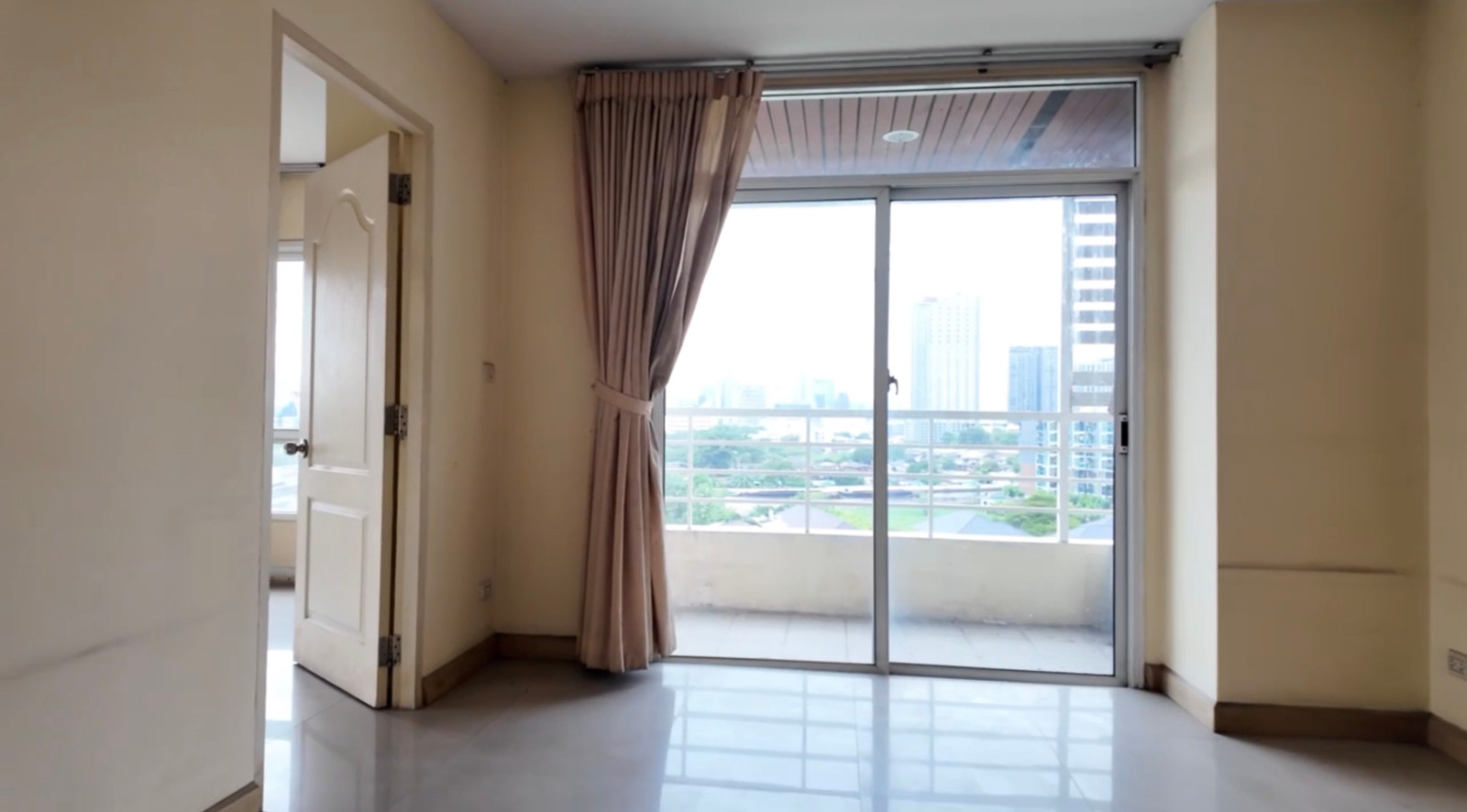 Condo for sale 2-Bed near BTS Onnut Spacious Size On Sukhumvit 50 Rd. 